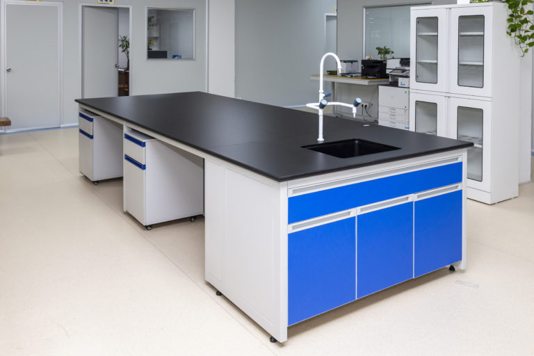 Solid Phenolic Benchtop